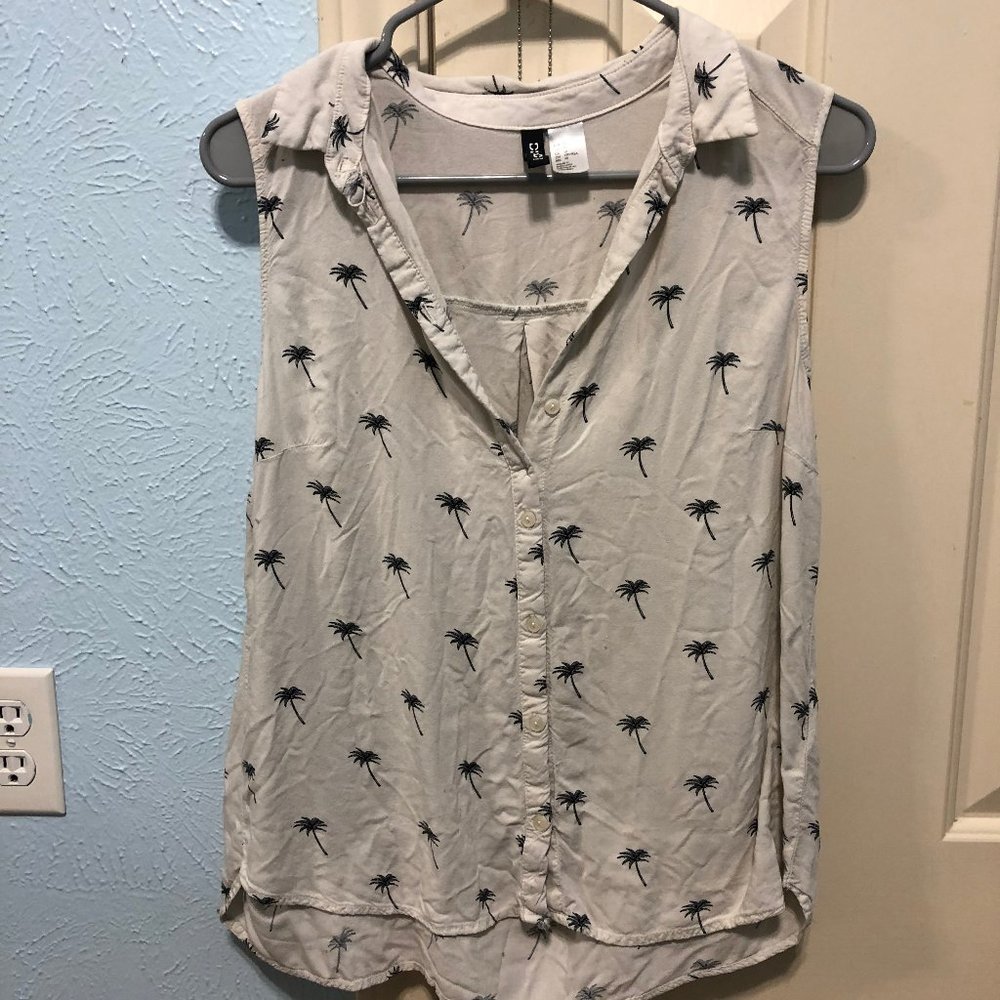 sleeveless top